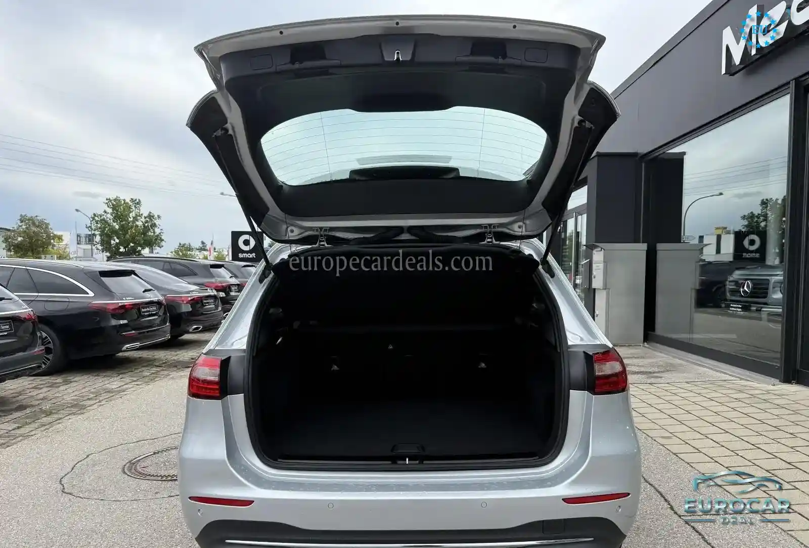 Mercedes-Benz B 180