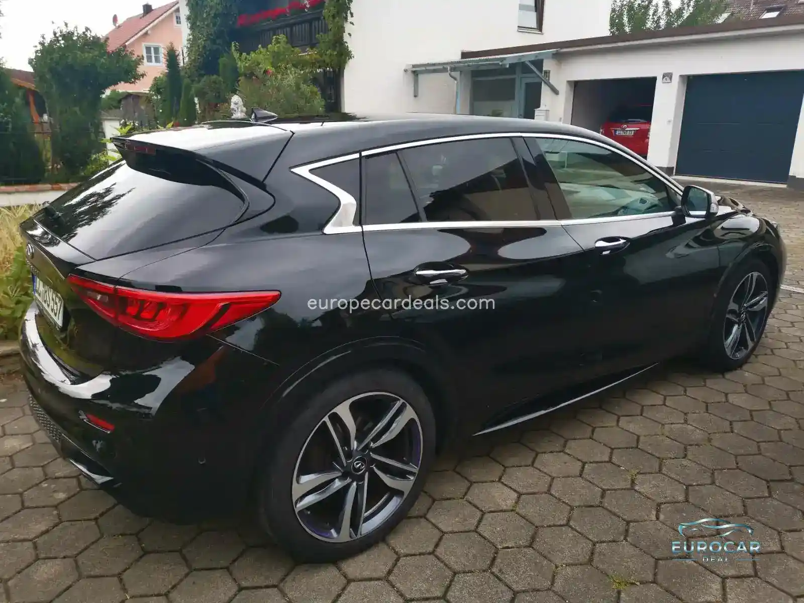 Infiniti Q30