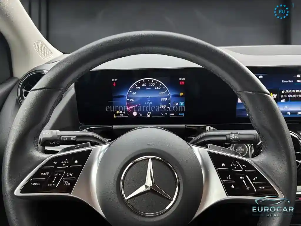 Mercedes-Benz B 180