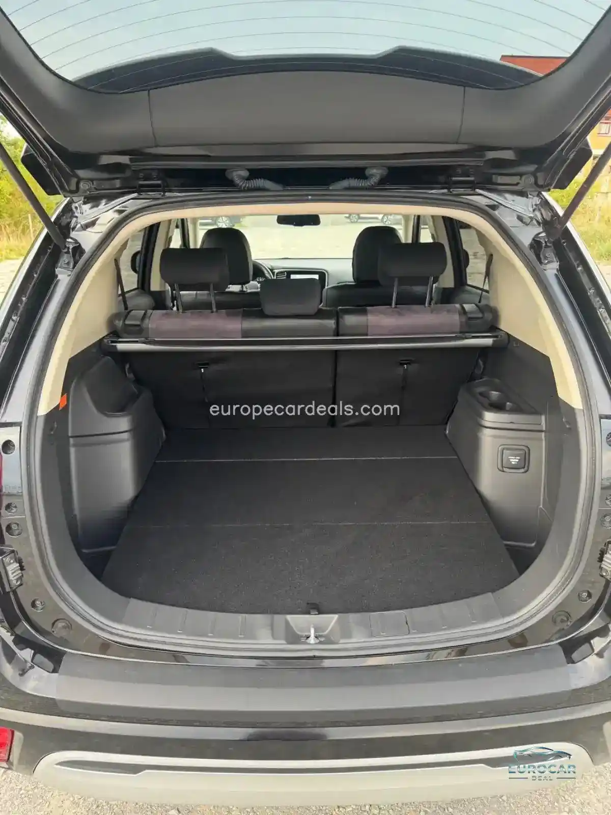 Mitsubishi Plug-in Hybrid Outlander