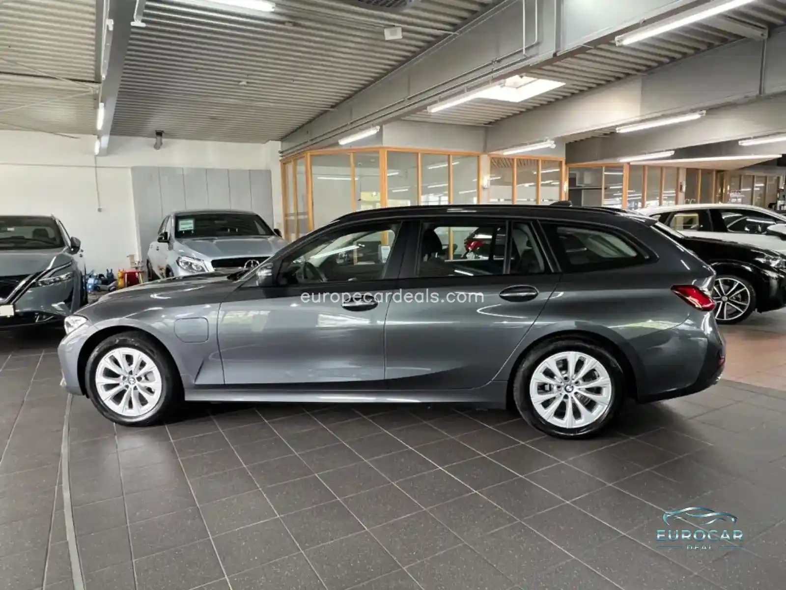 BMW 330