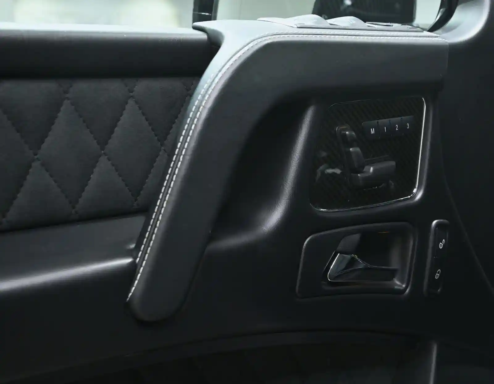 Mercedes-Benz G 500