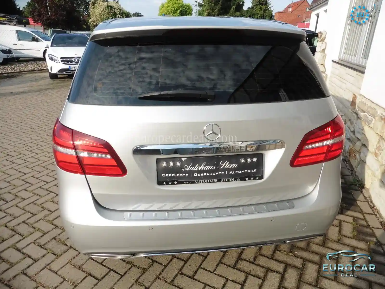 Mercedes-Benz B 180