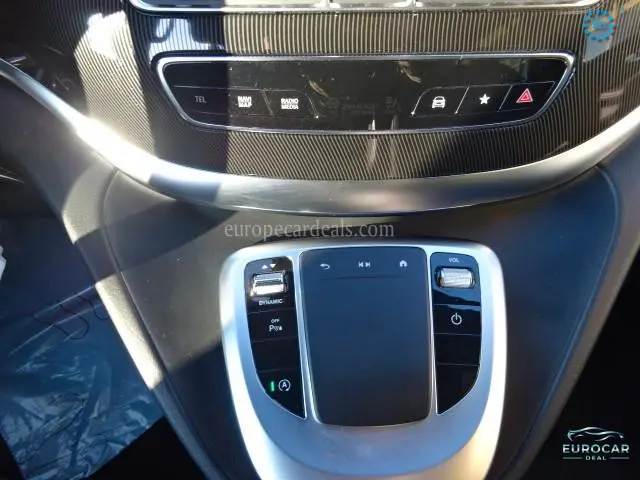 Mercedes-Benz V 220