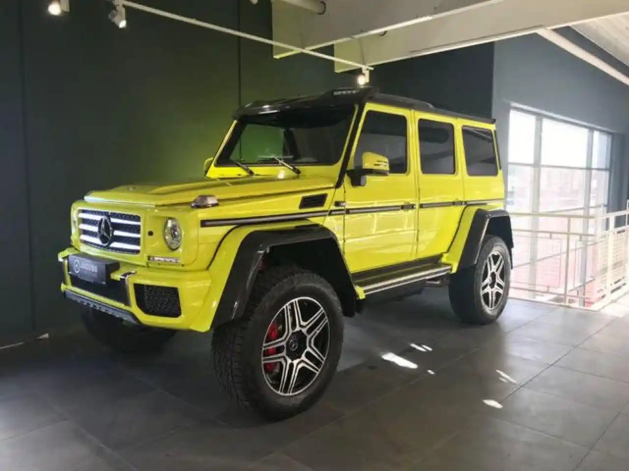 Mercedes-Benz G 500