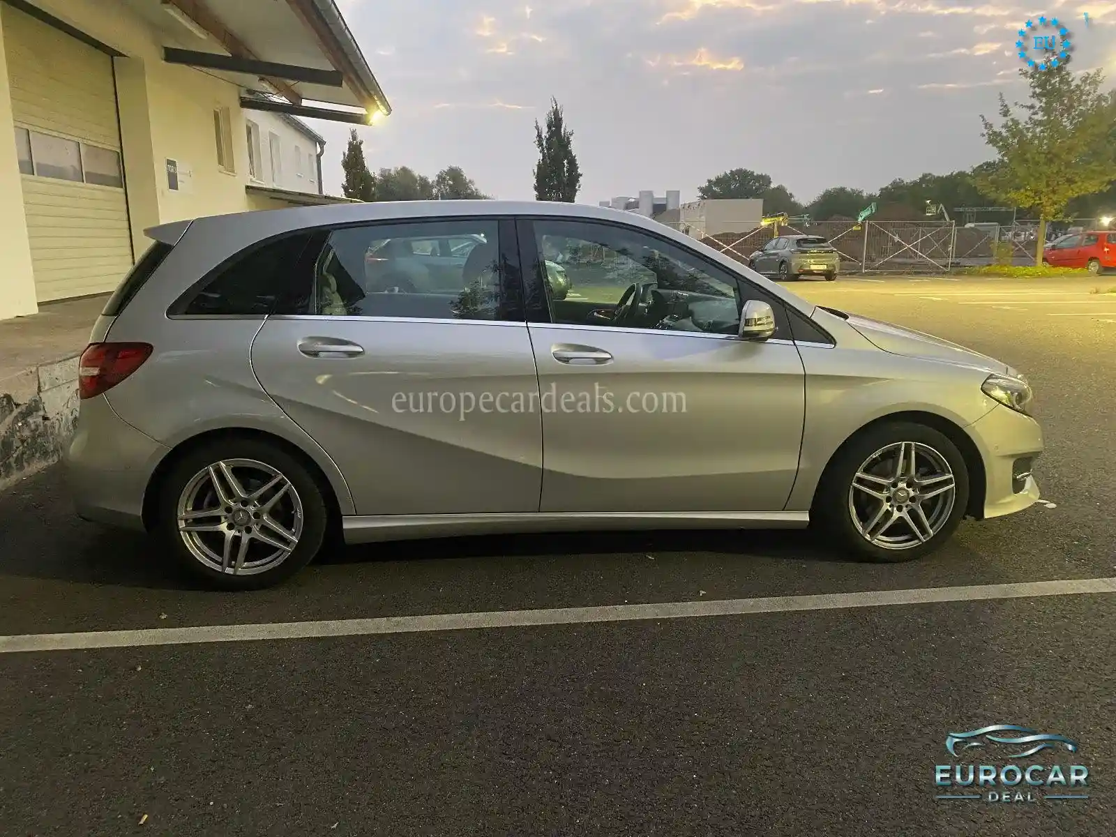 Mercedes-Benz B 180