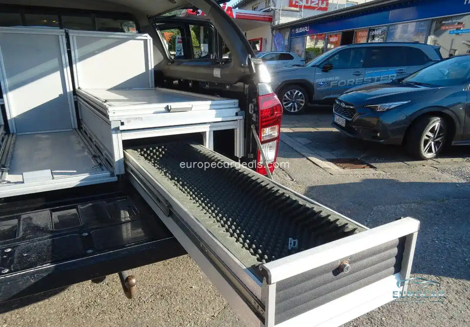 Double Cab 4WD Custom