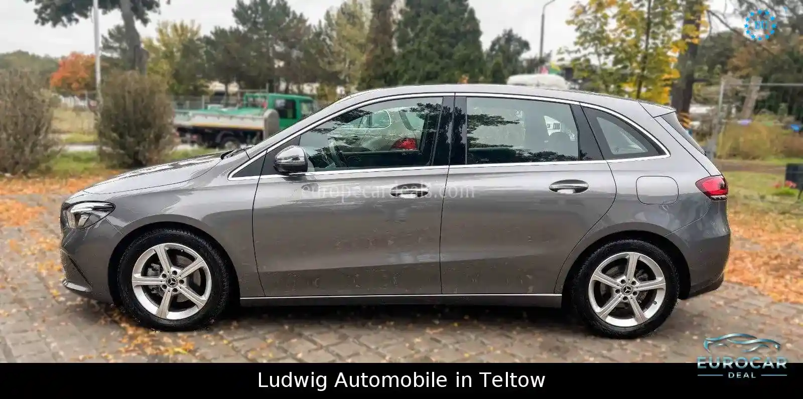 Mercedes-Benz B 180