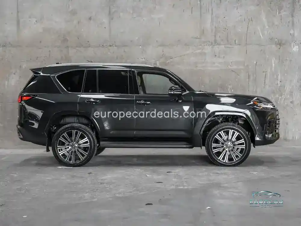 Lexus LX 700