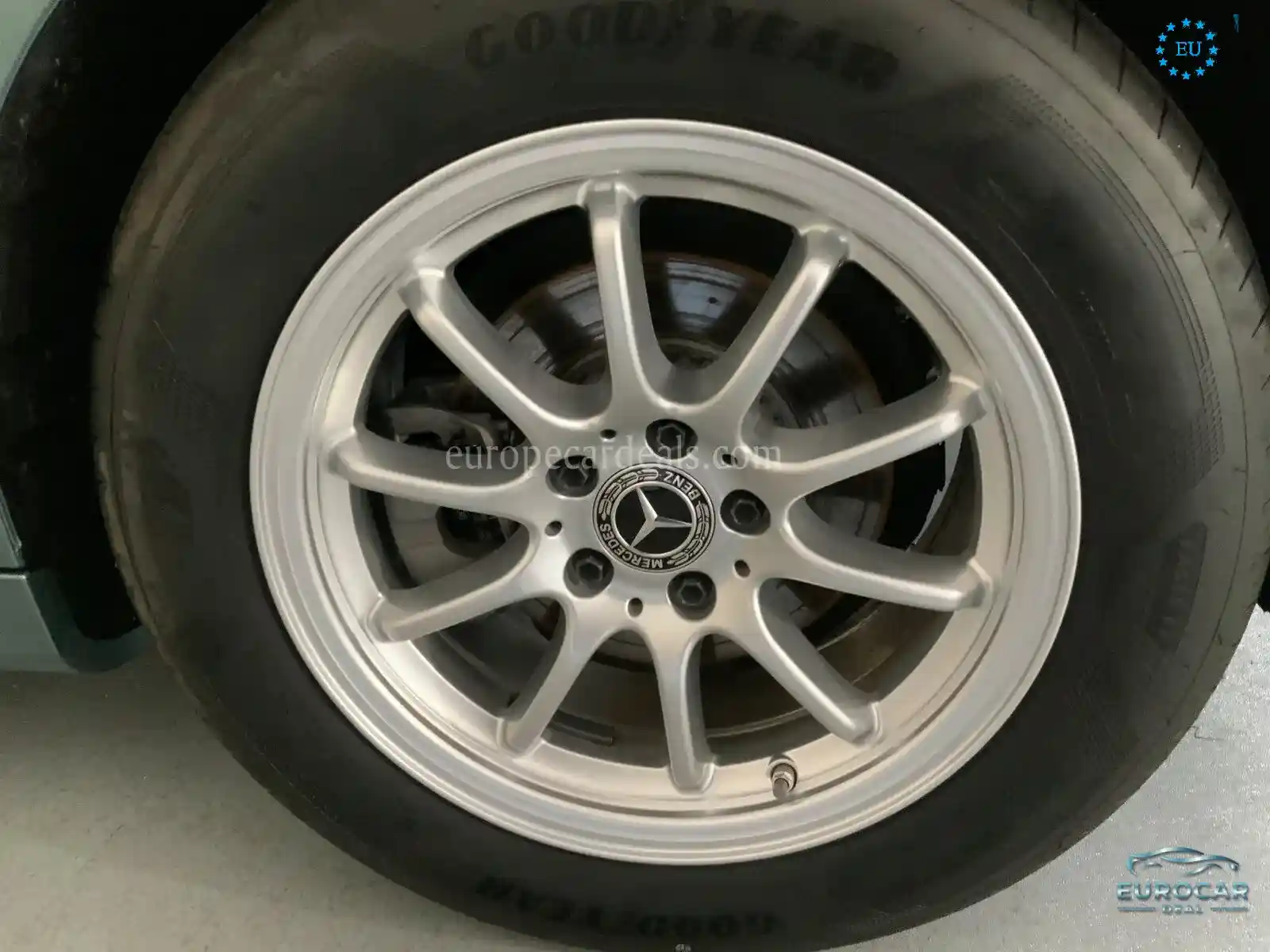 Mercedes-Benz E 200
