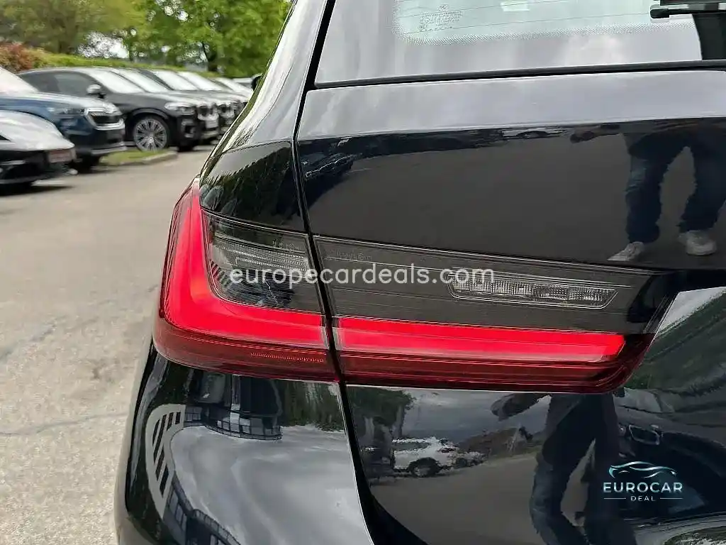 BMW 330