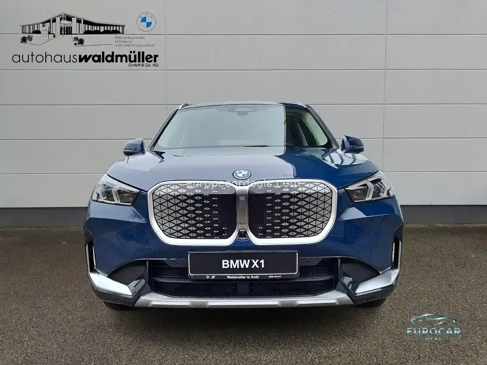 BMW iX1
