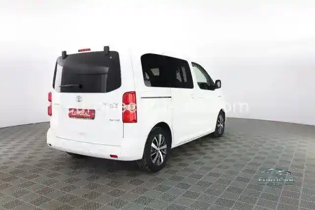 Toyota Proace (Verso)