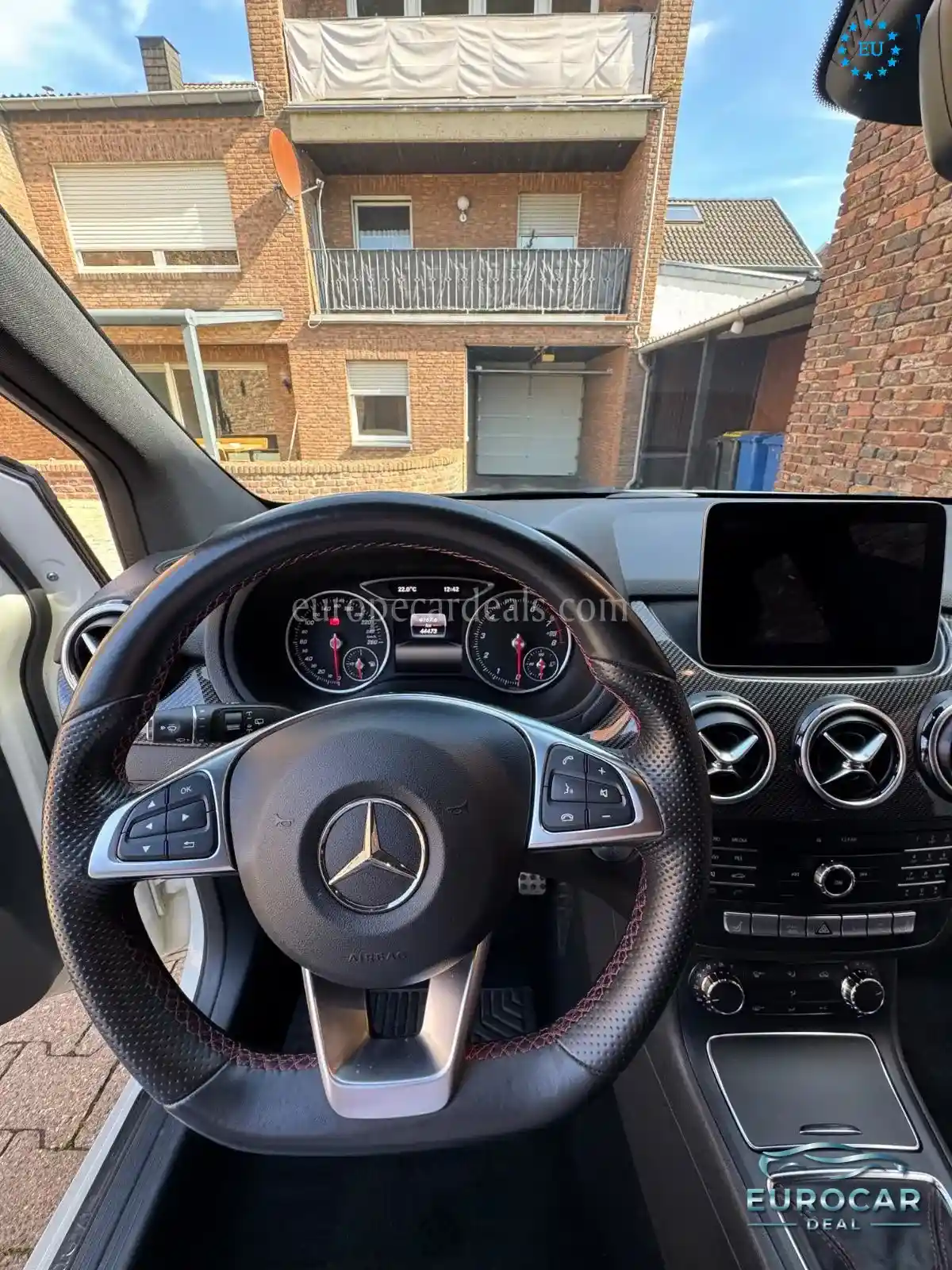 Mercedes-Benz B 180