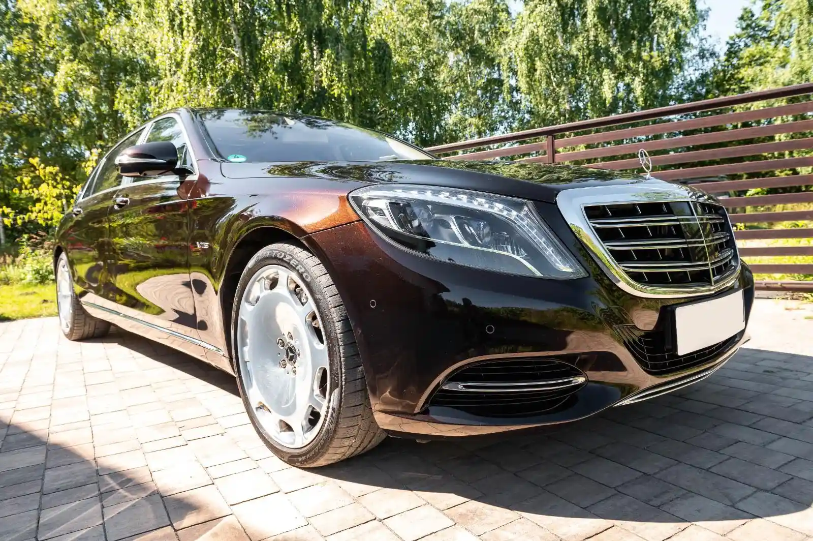 Mercedes-Benz S 600