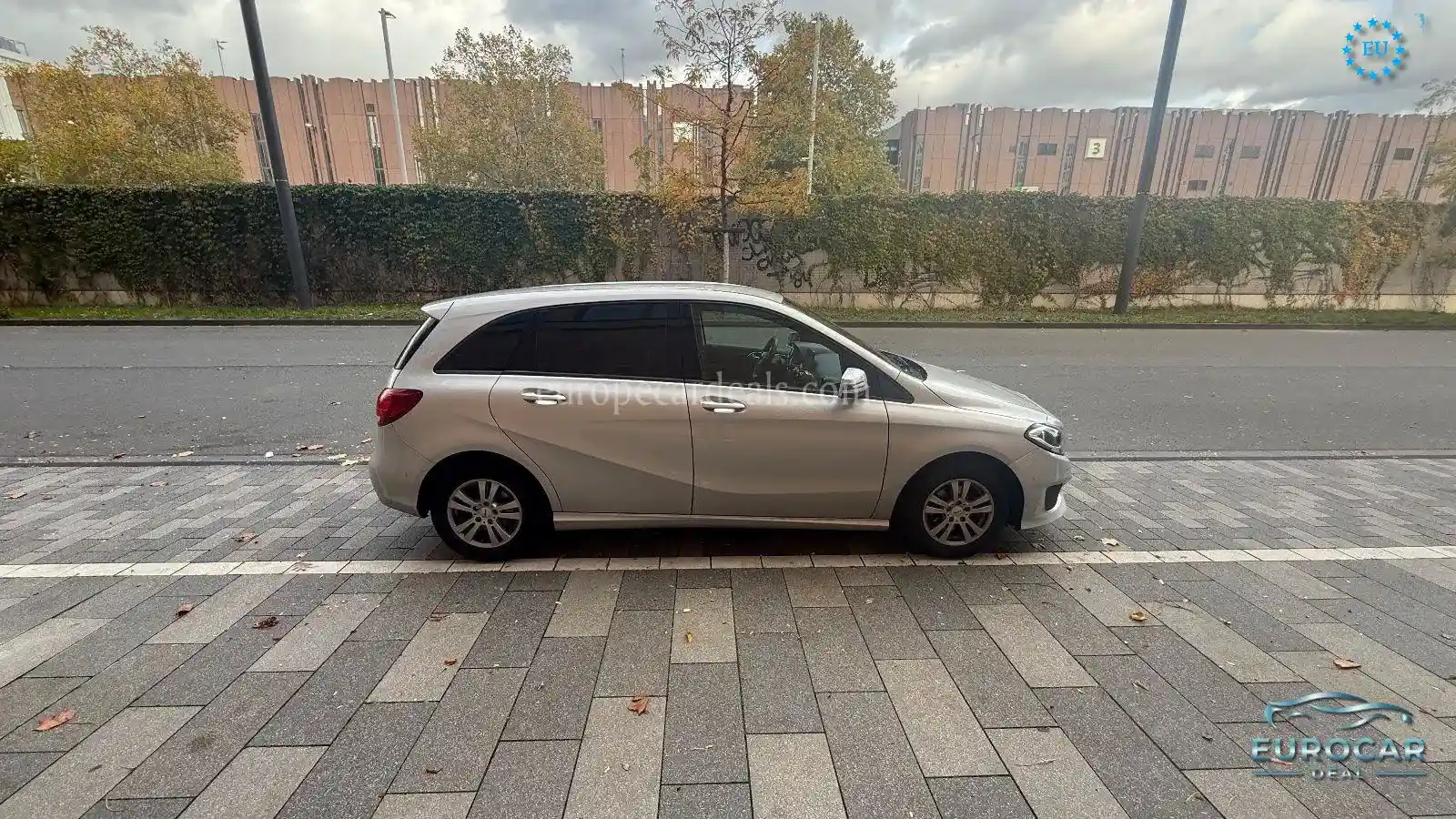 Mercedes-Benz B 180