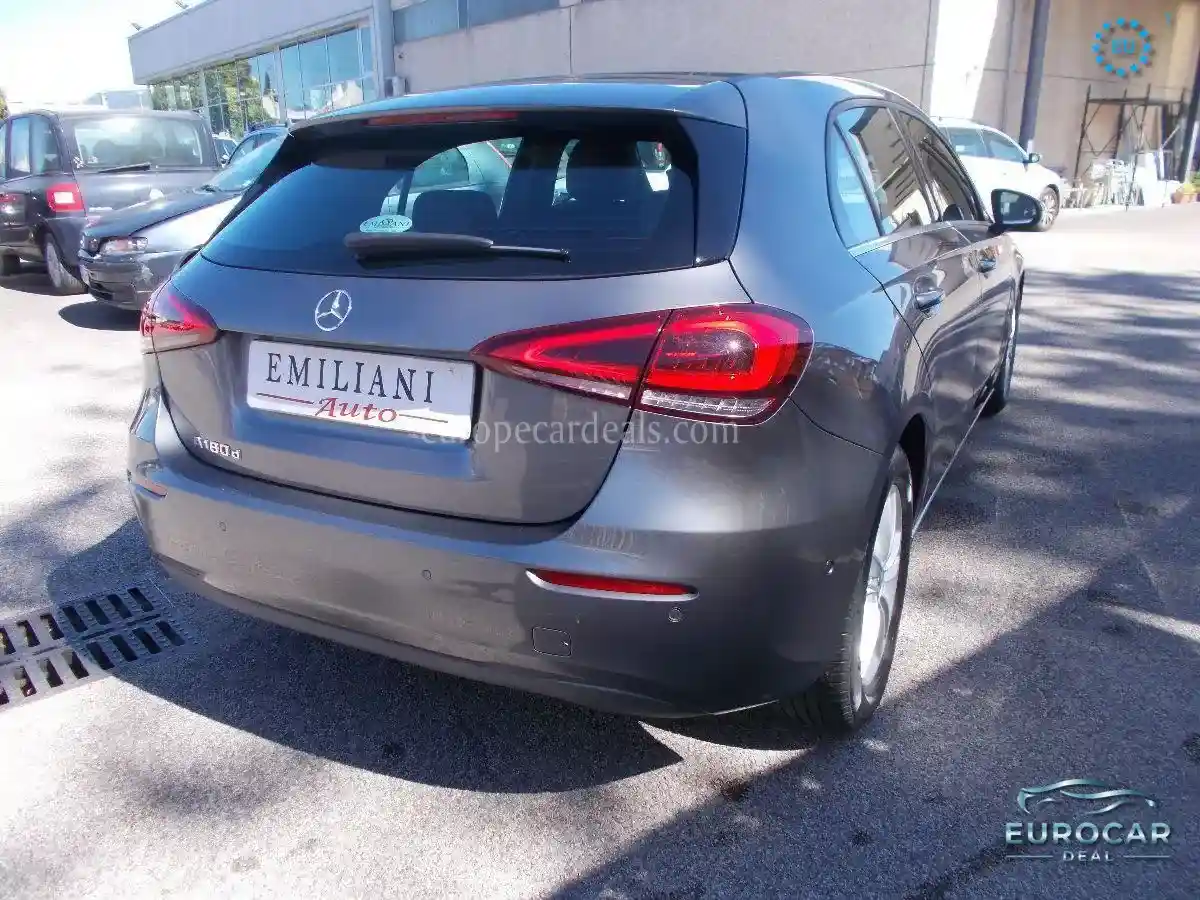 Mercedes-Benz A 180