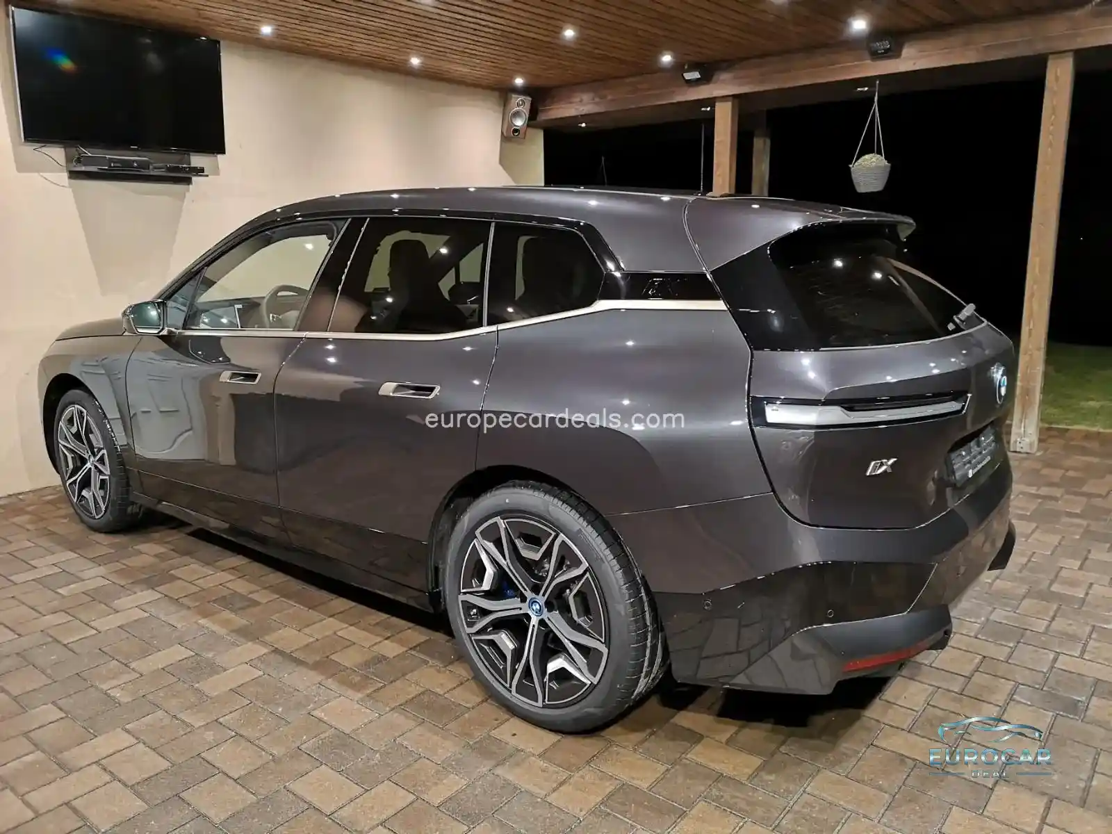 BMW iX
