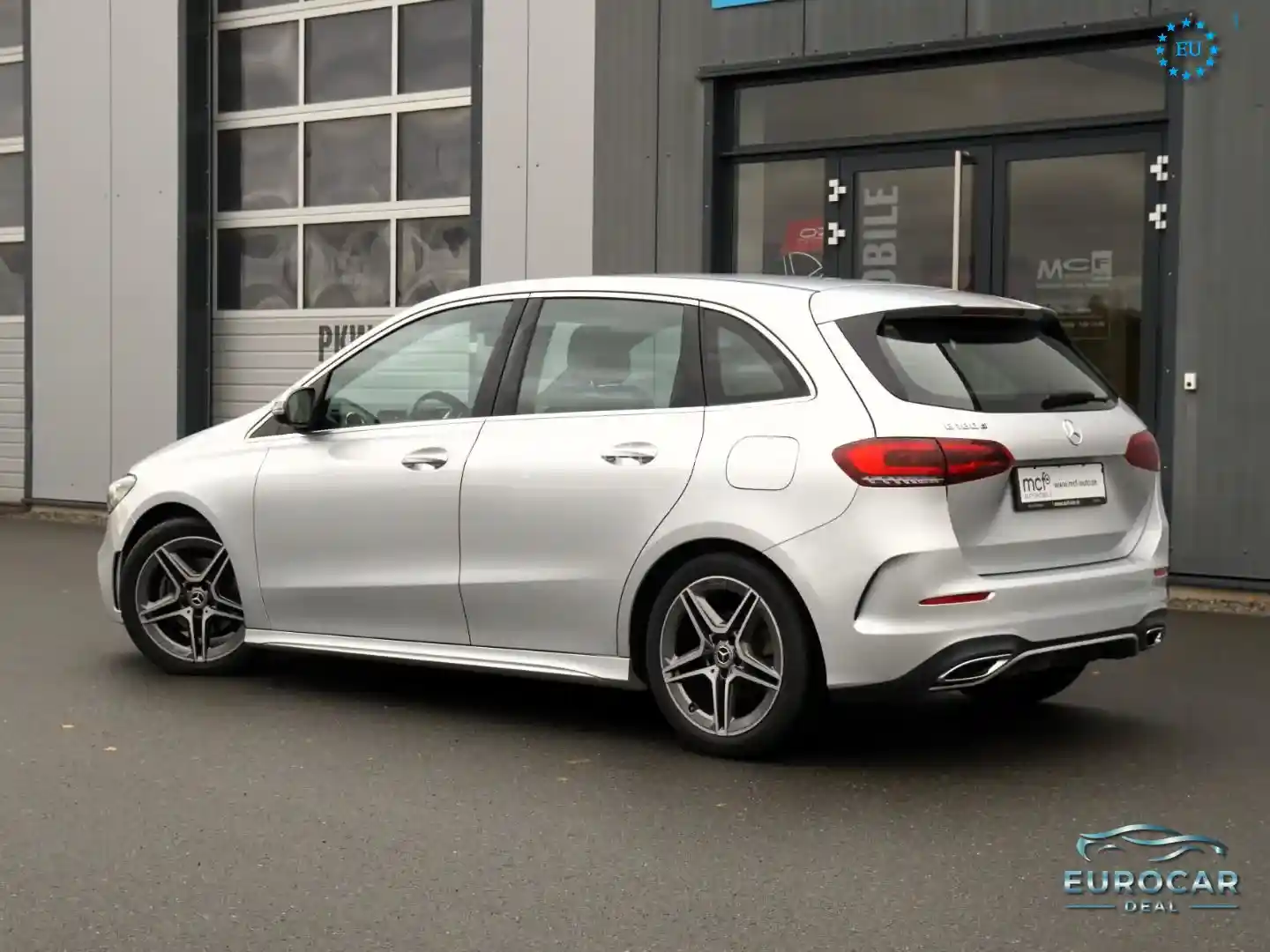 Mercedes-Benz B 180