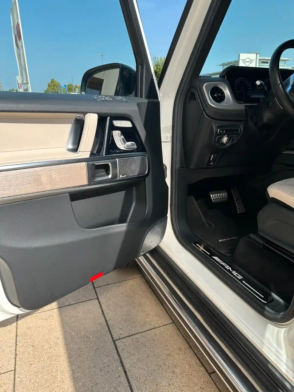 Mercedes-Benz G 500