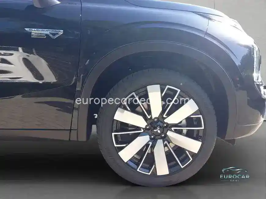 Mitsubishi Plug-in Hybrid Outlander