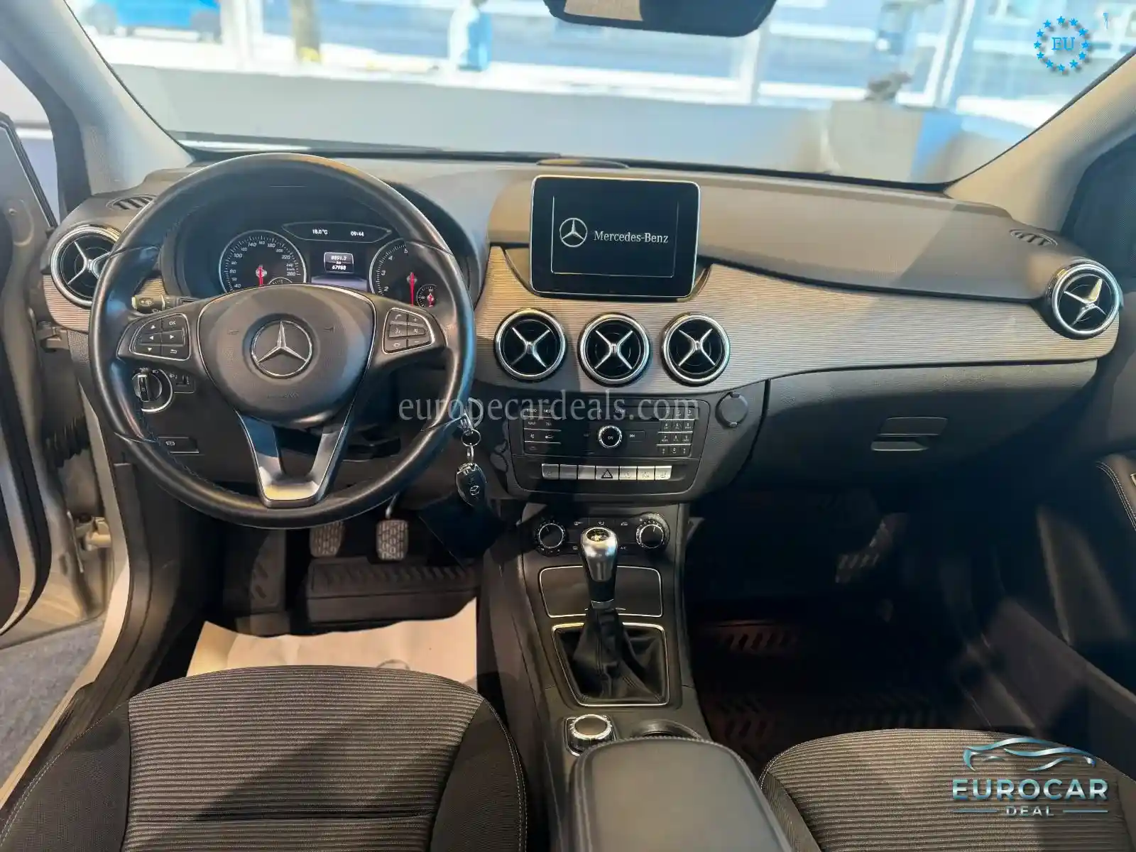 Mercedes-Benz B 180