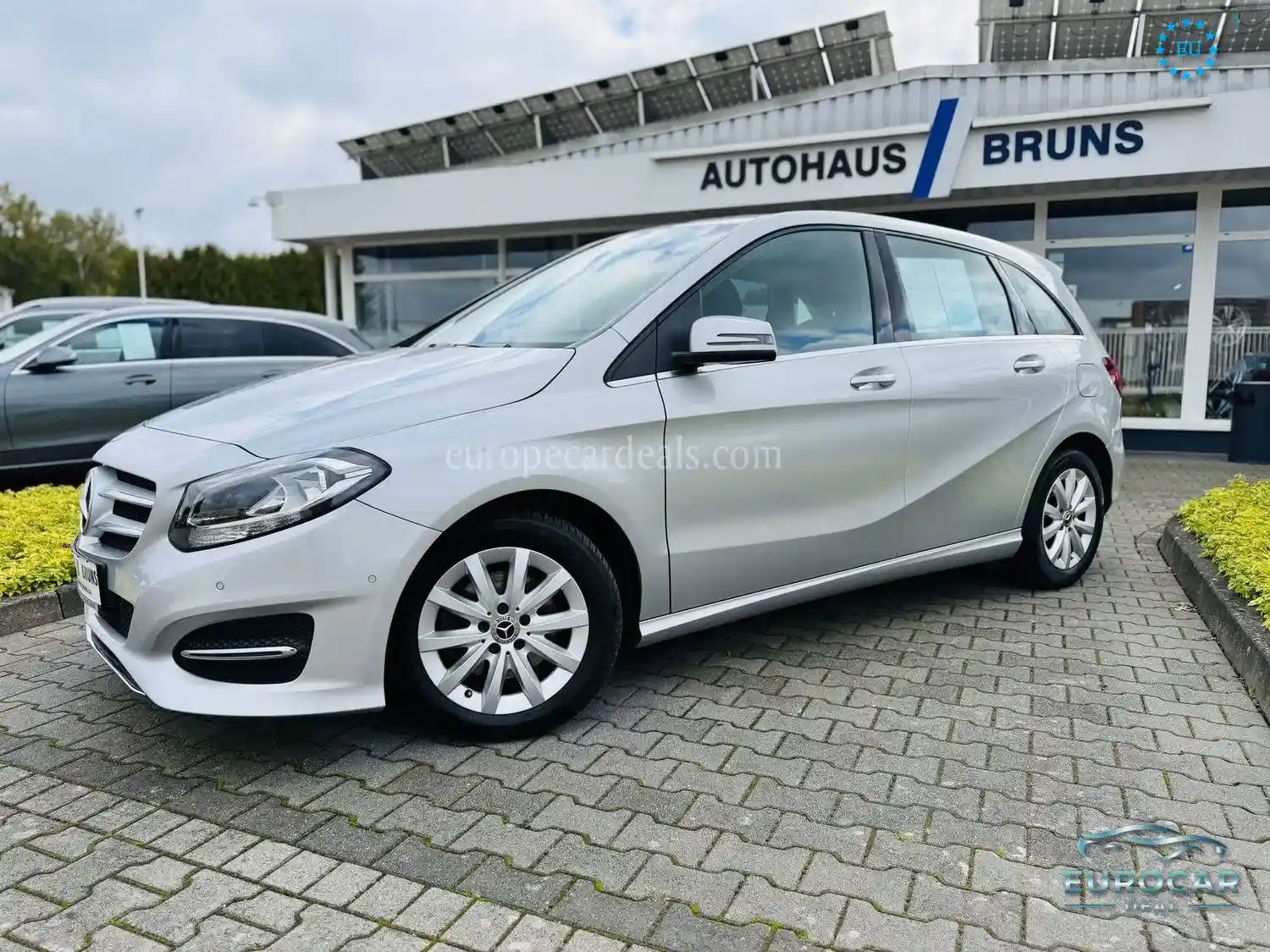 Mercedes-Benz B 180