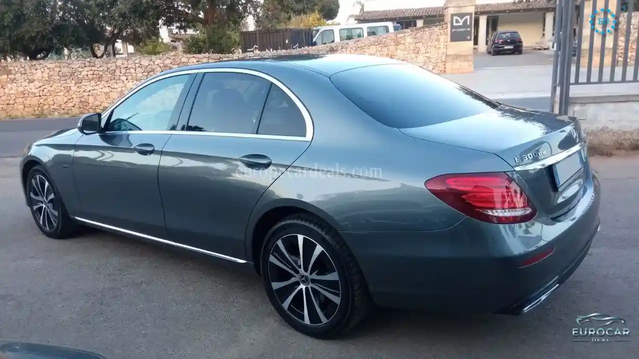 Mercedes-Benz E 300