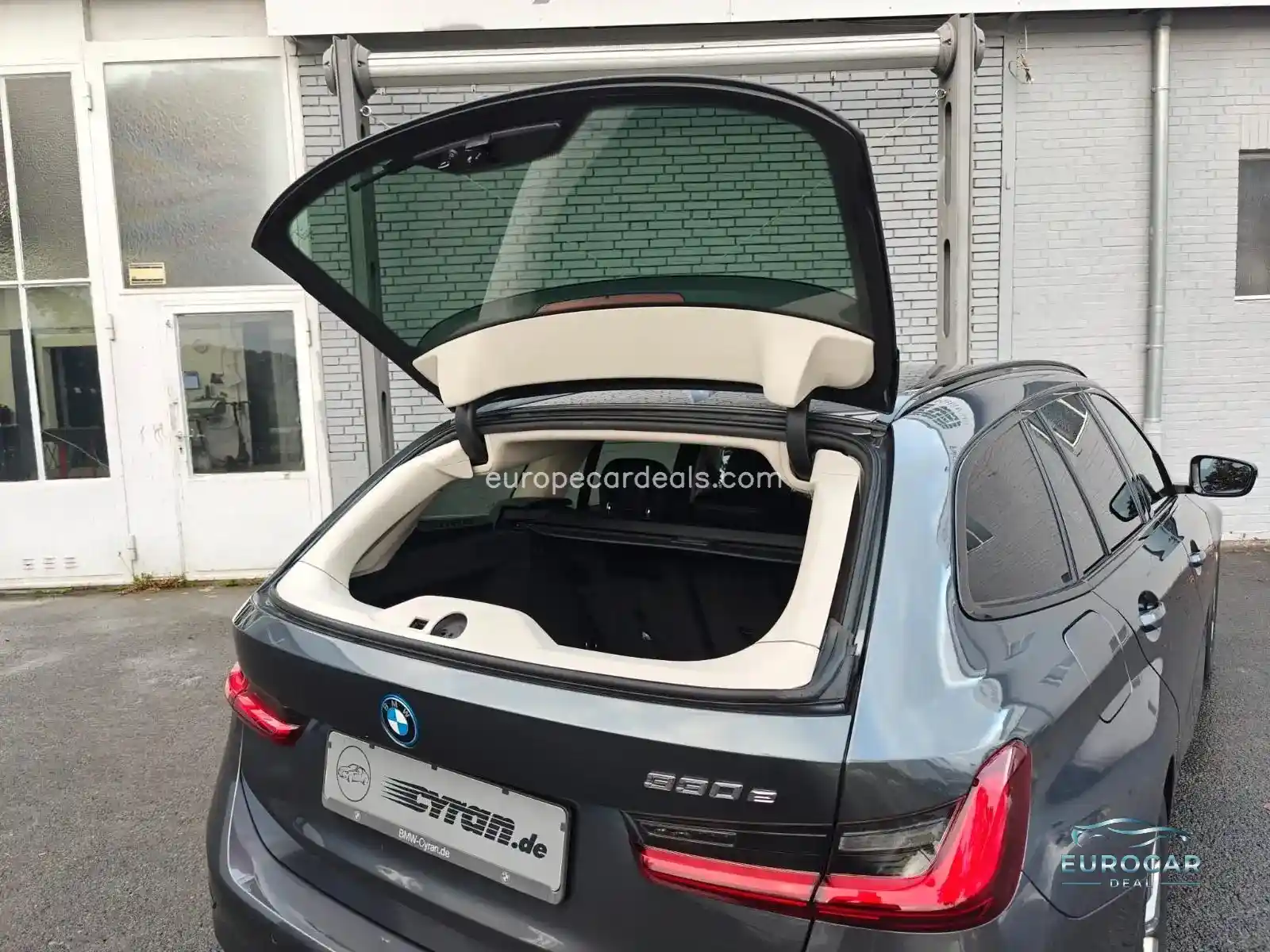 BMW 330