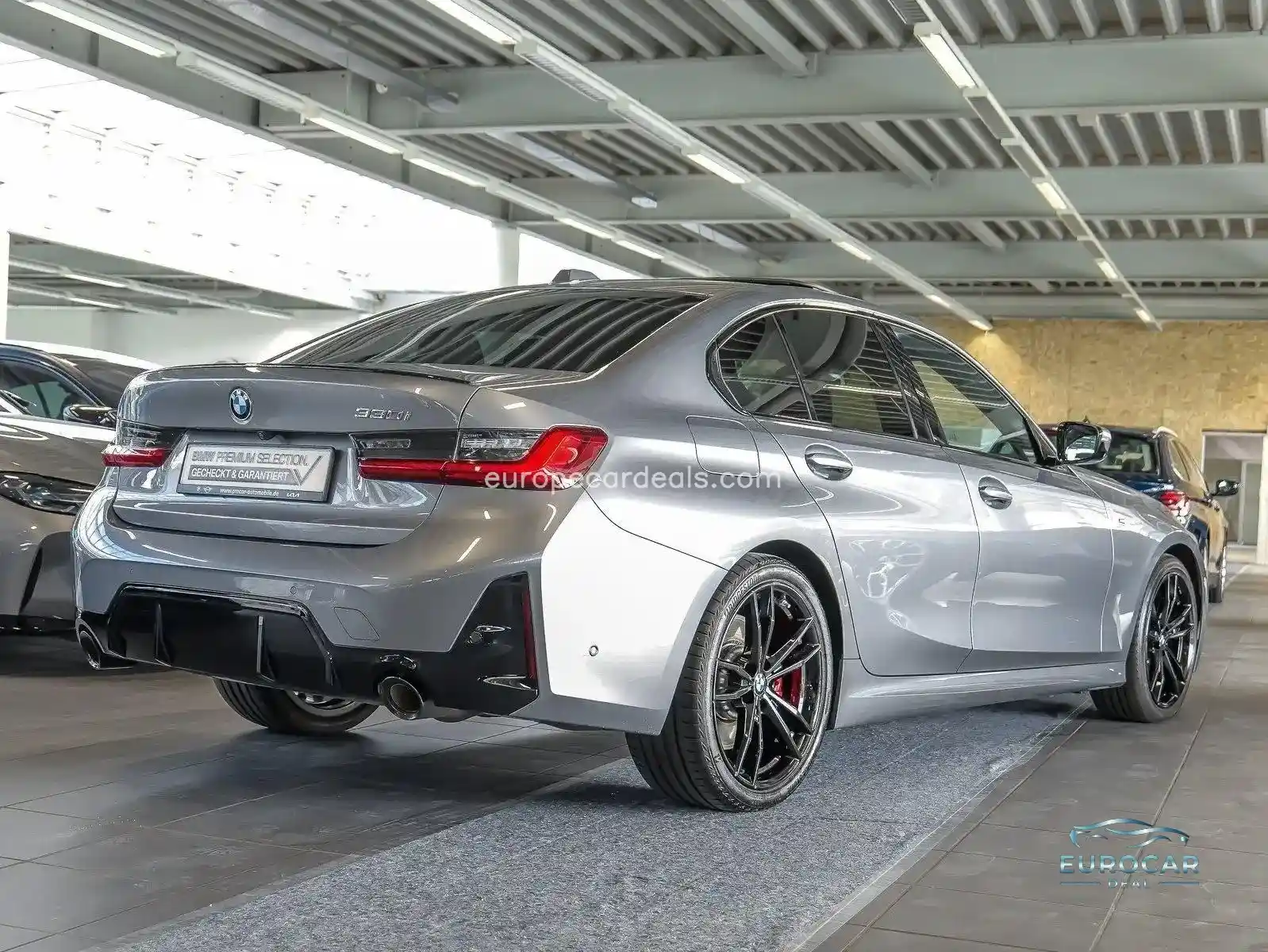 BMW 330