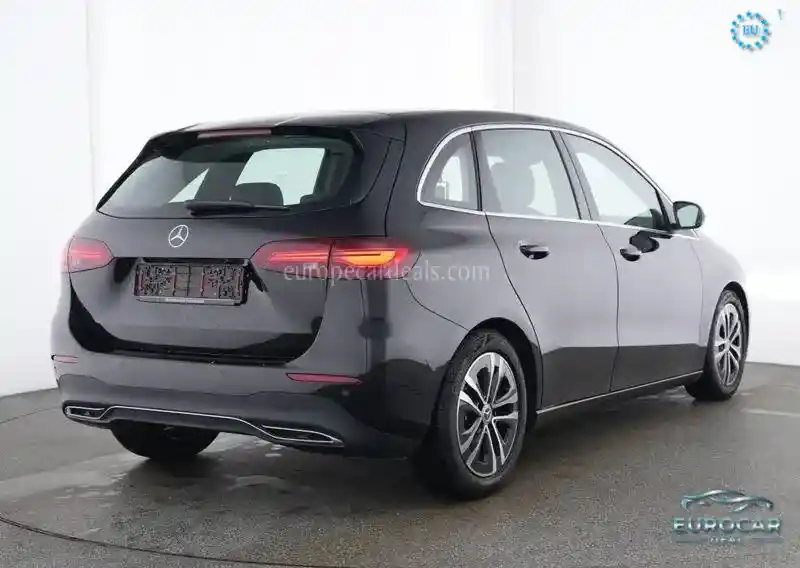 Mercedes-Benz B 180