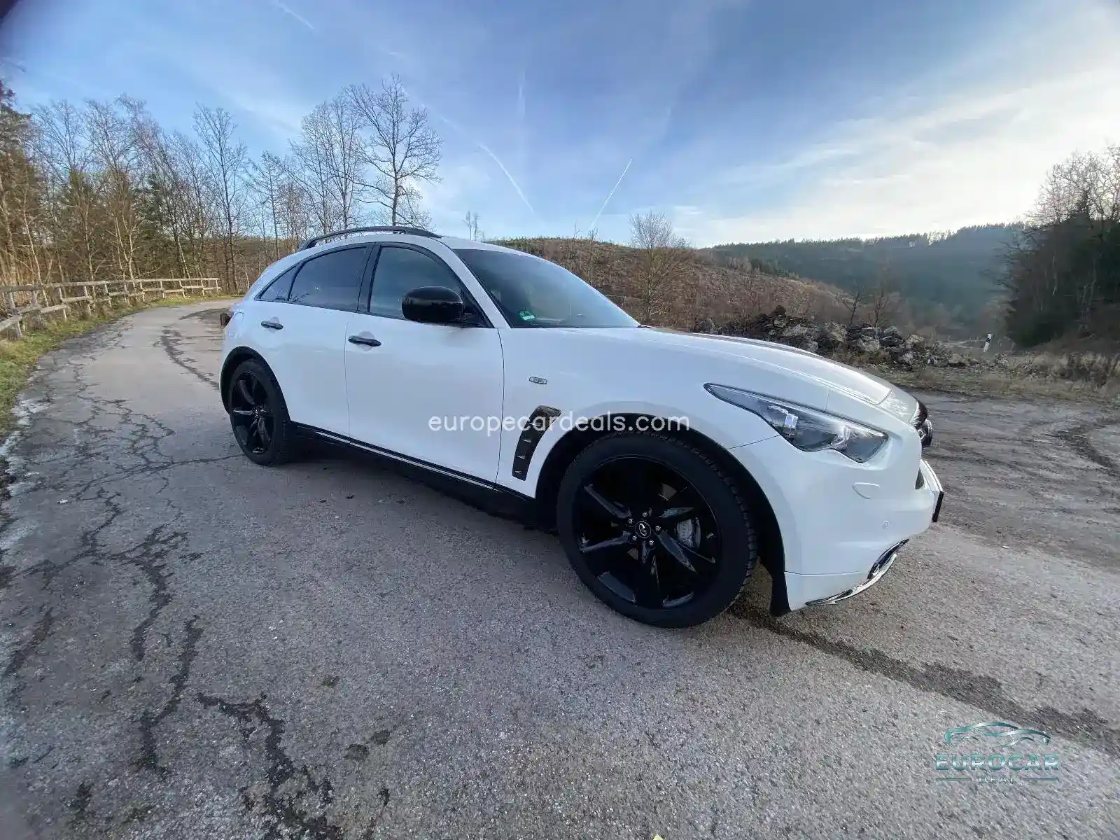 Infiniti QX70