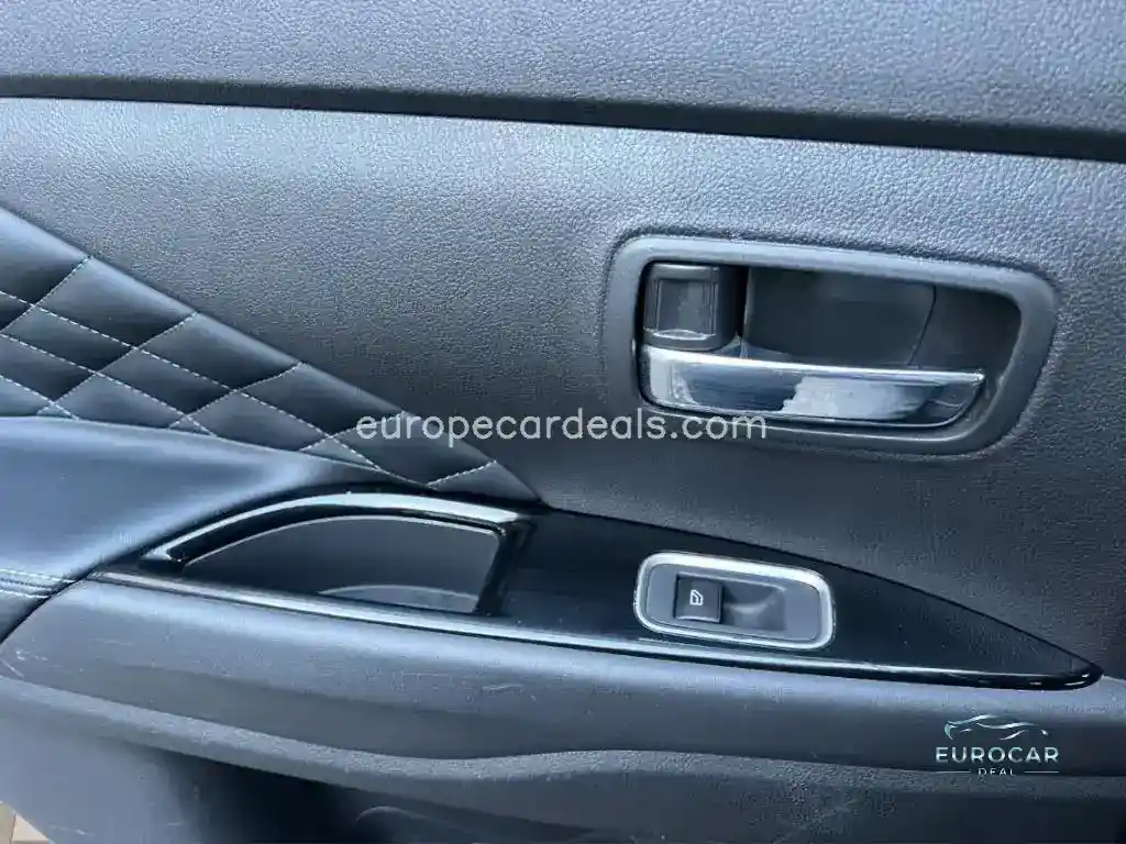 Mitsubishi Plug-in Hybrid Outlander