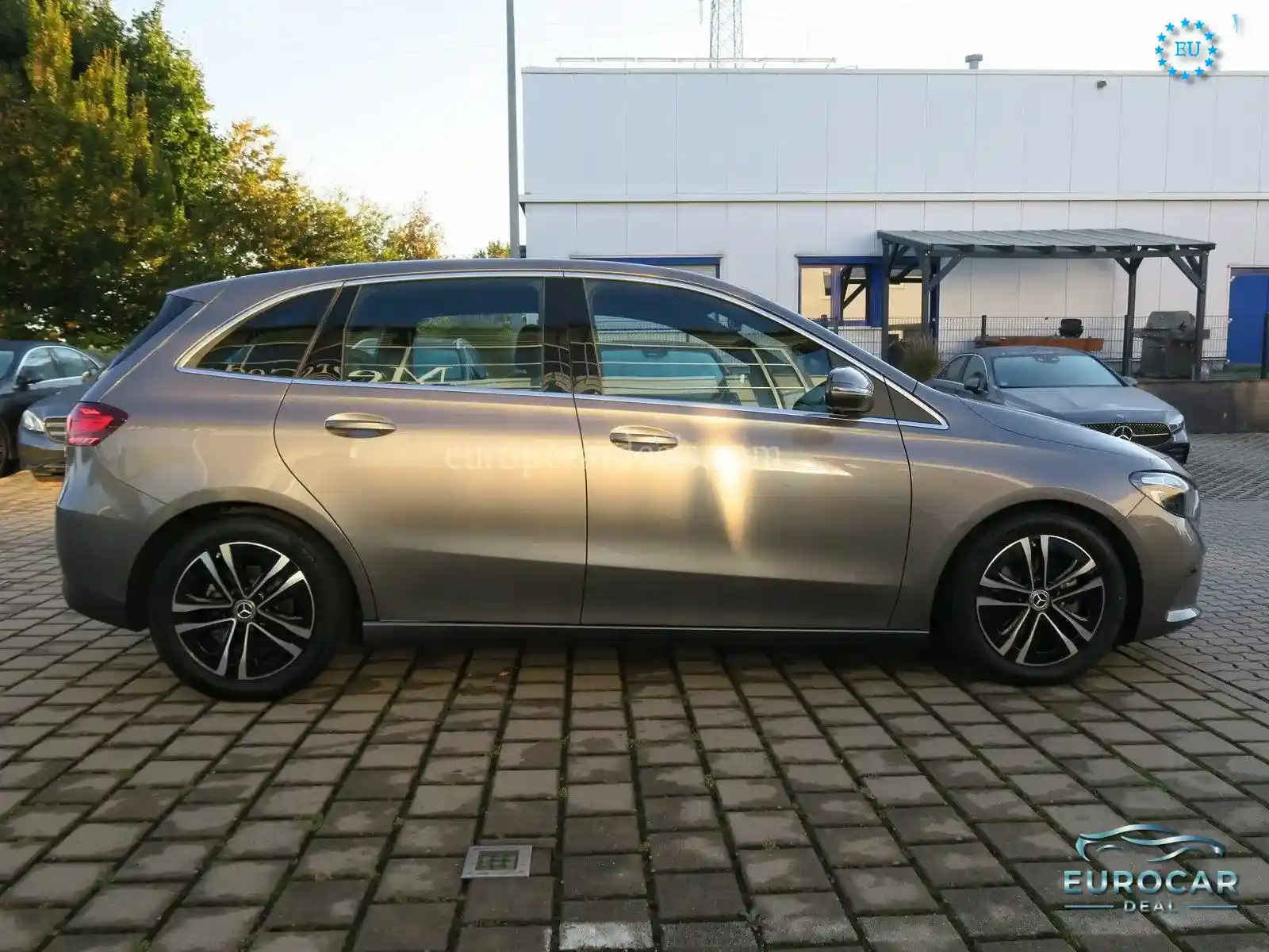 Mercedes-Benz B 180