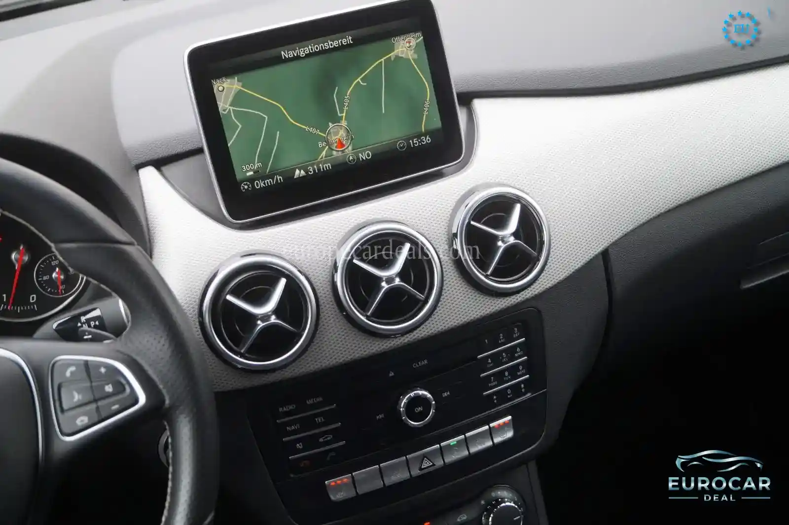 Mercedes-Benz B 180