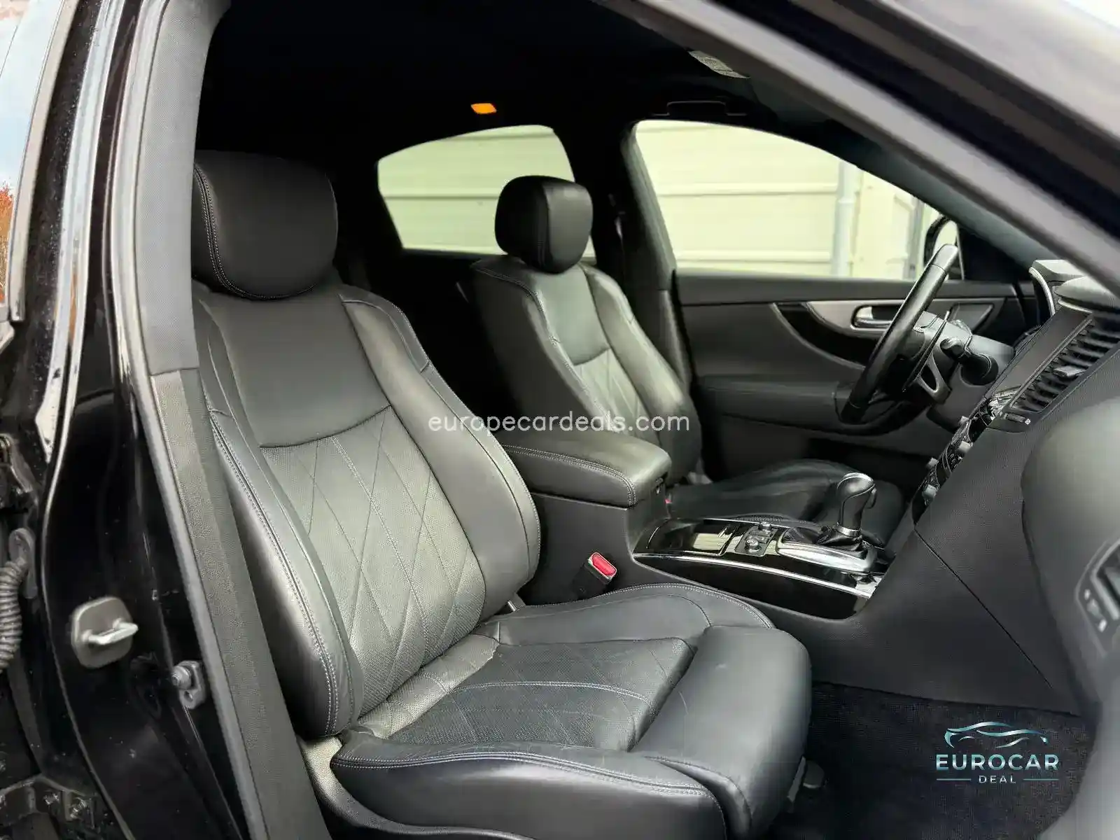 Infiniti QX70