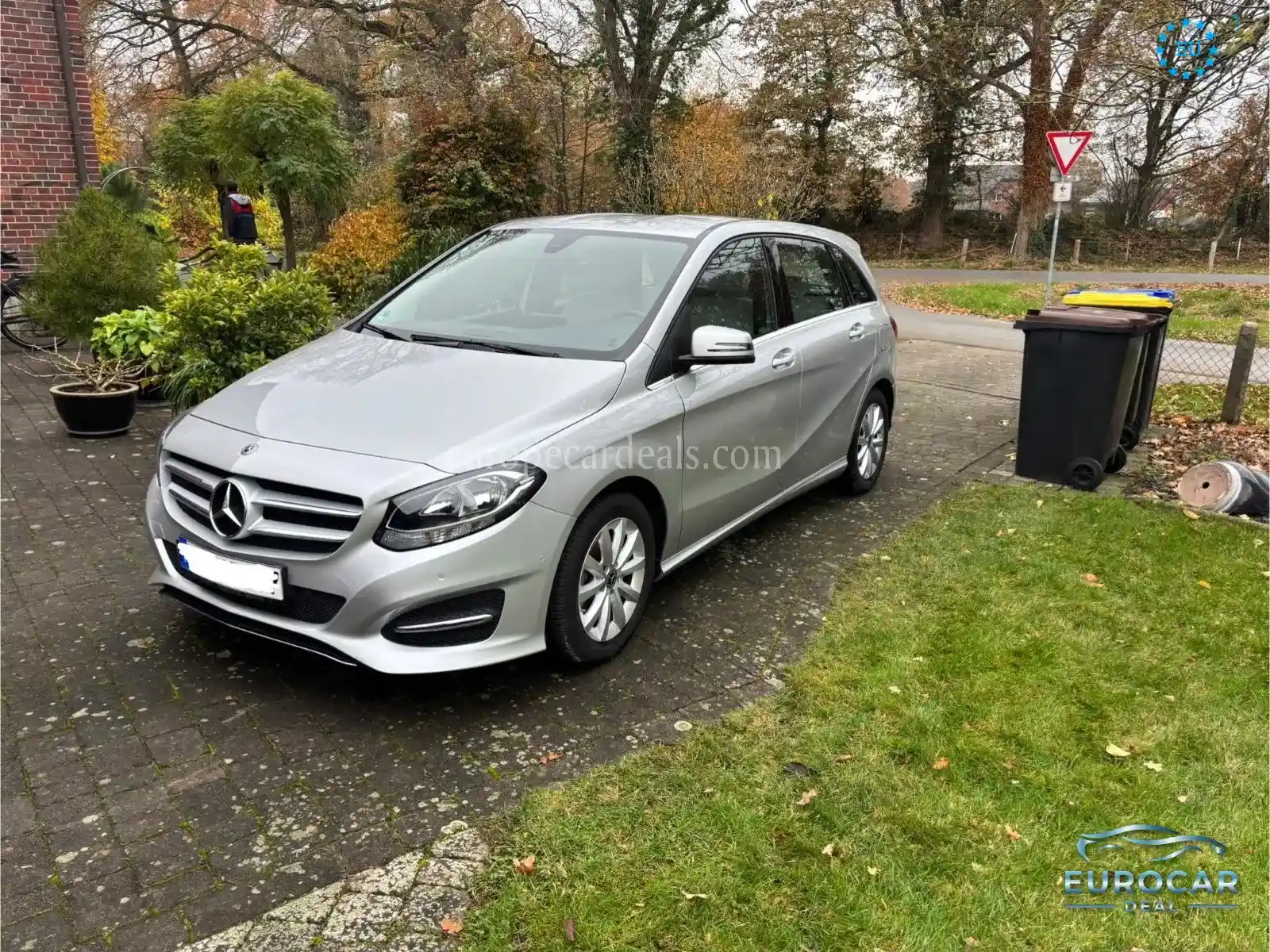 Mercedes-Benz B 180