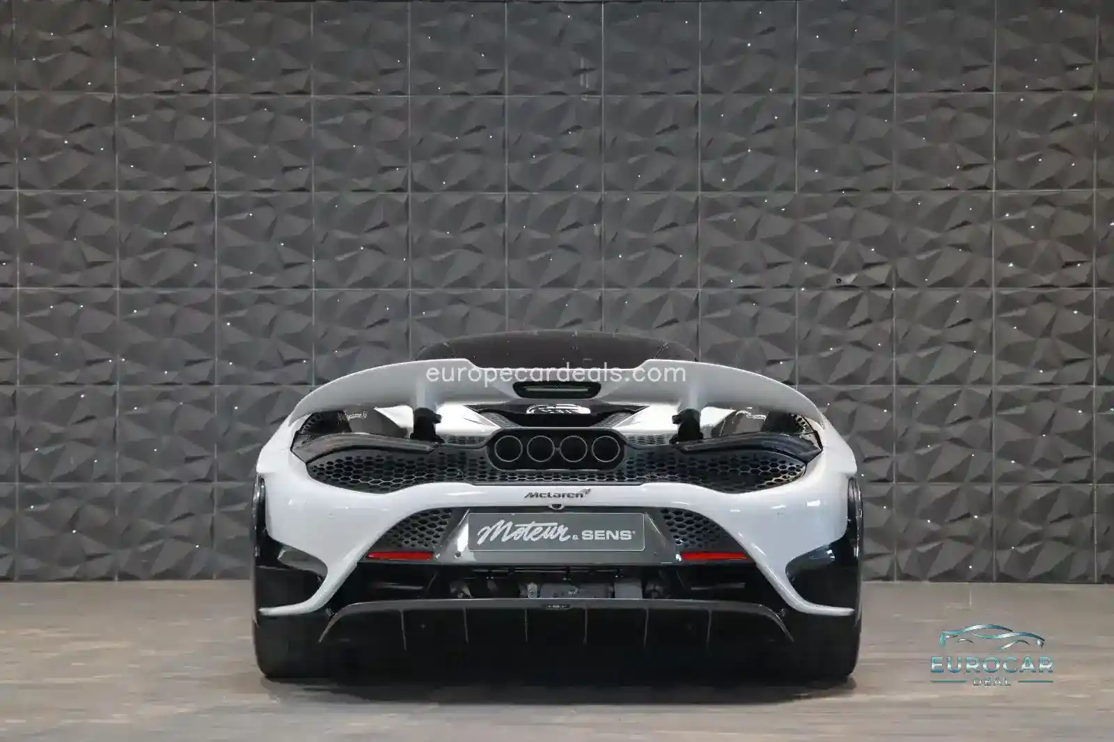 McLaren 765LT