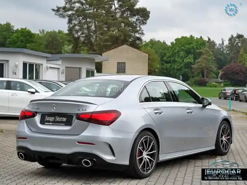 Mercedes-Benz A 35 AMG