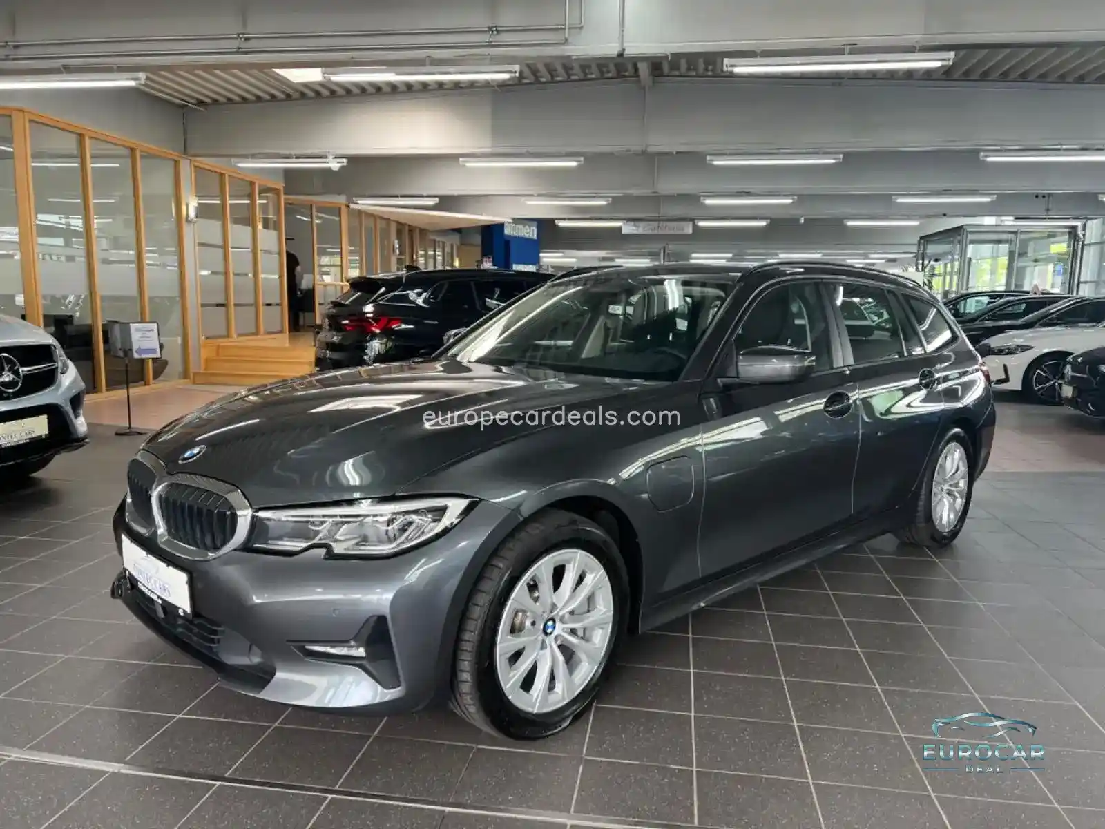 BMW 330
