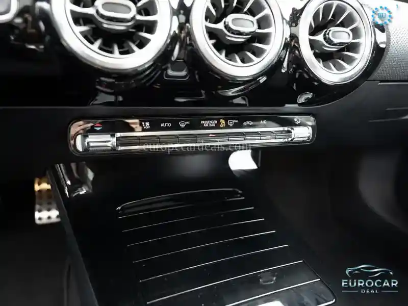Mercedes-Benz CLA 220
