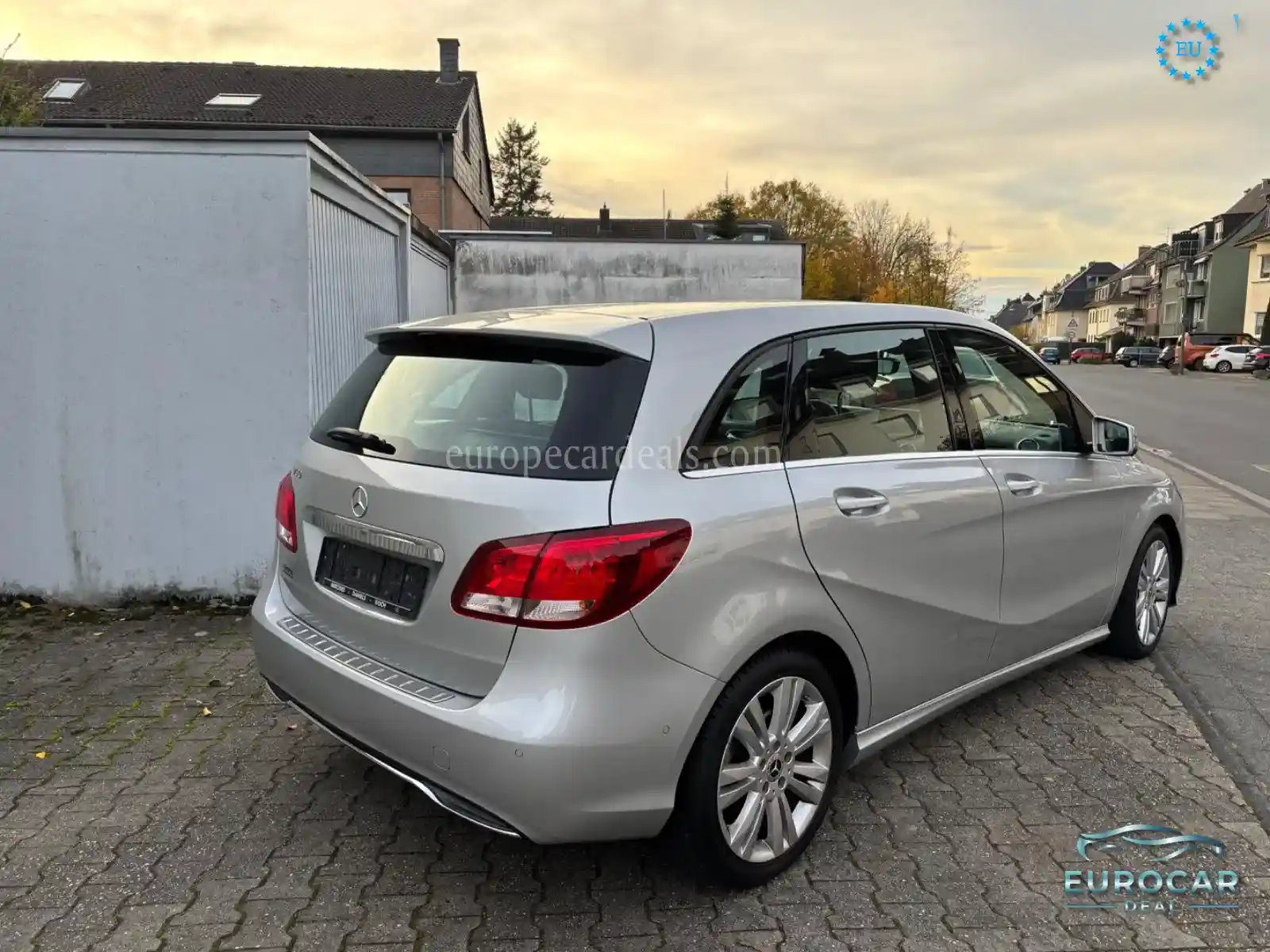 Mercedes-Benz B 180