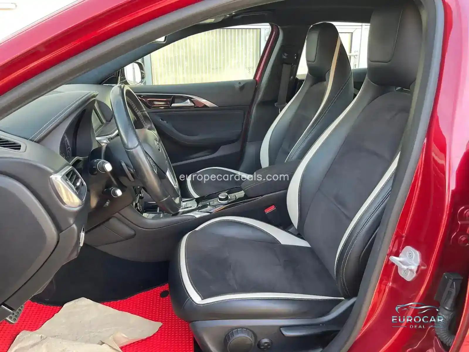 Infiniti Q30