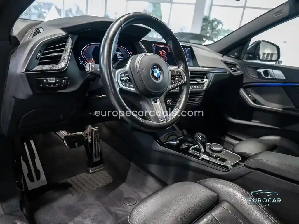 BMW M235