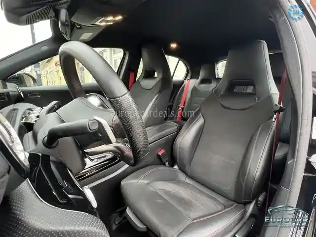 Mercedes-Benz A 35 AMG
