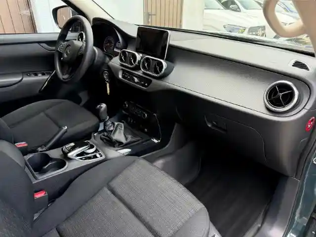 Mercedes-Benz X 220