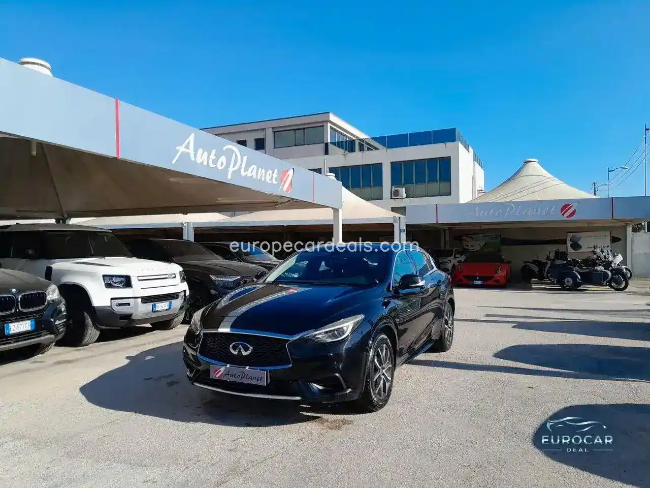 Infiniti Q30