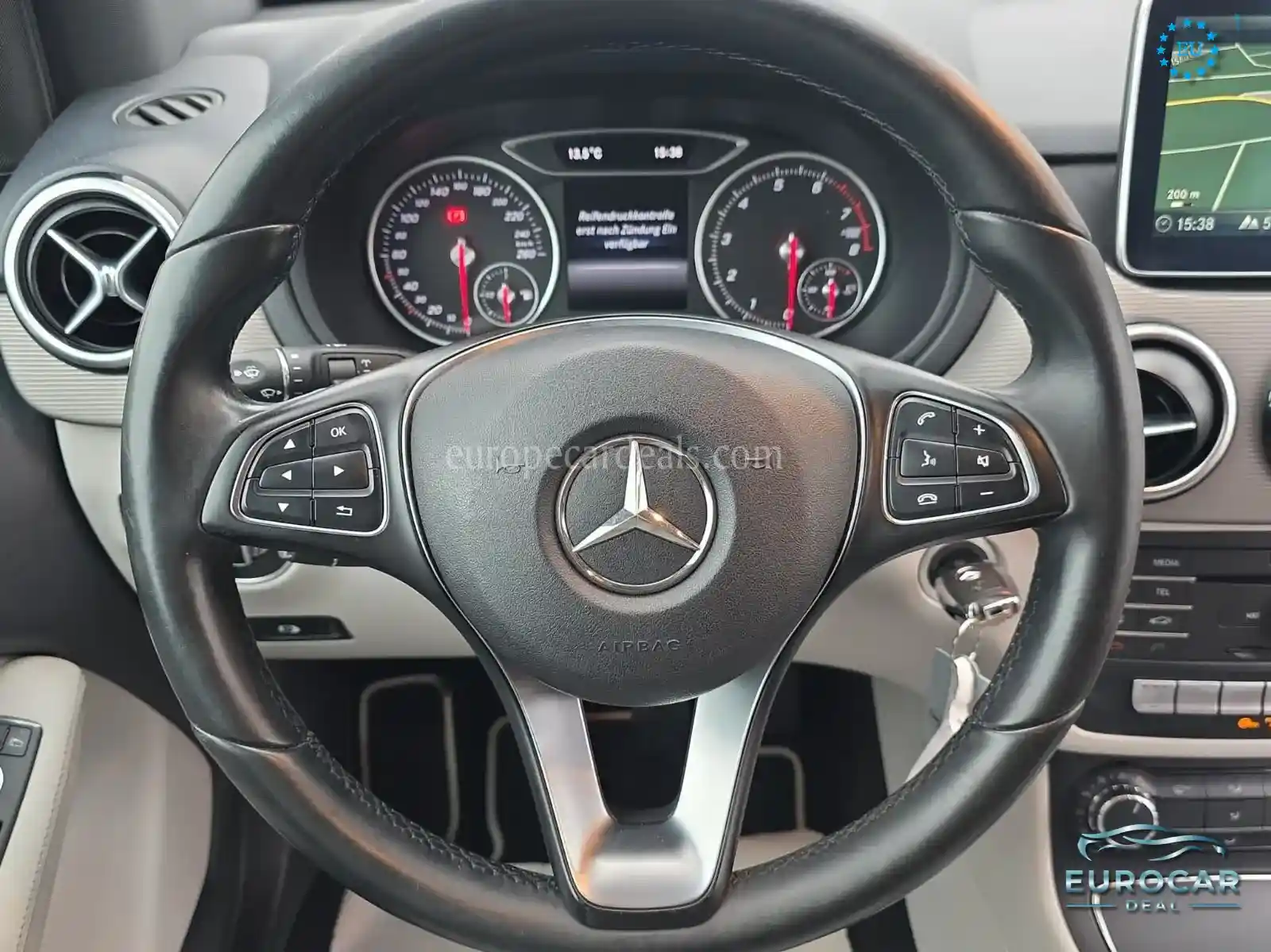 Mercedes-Benz B 180