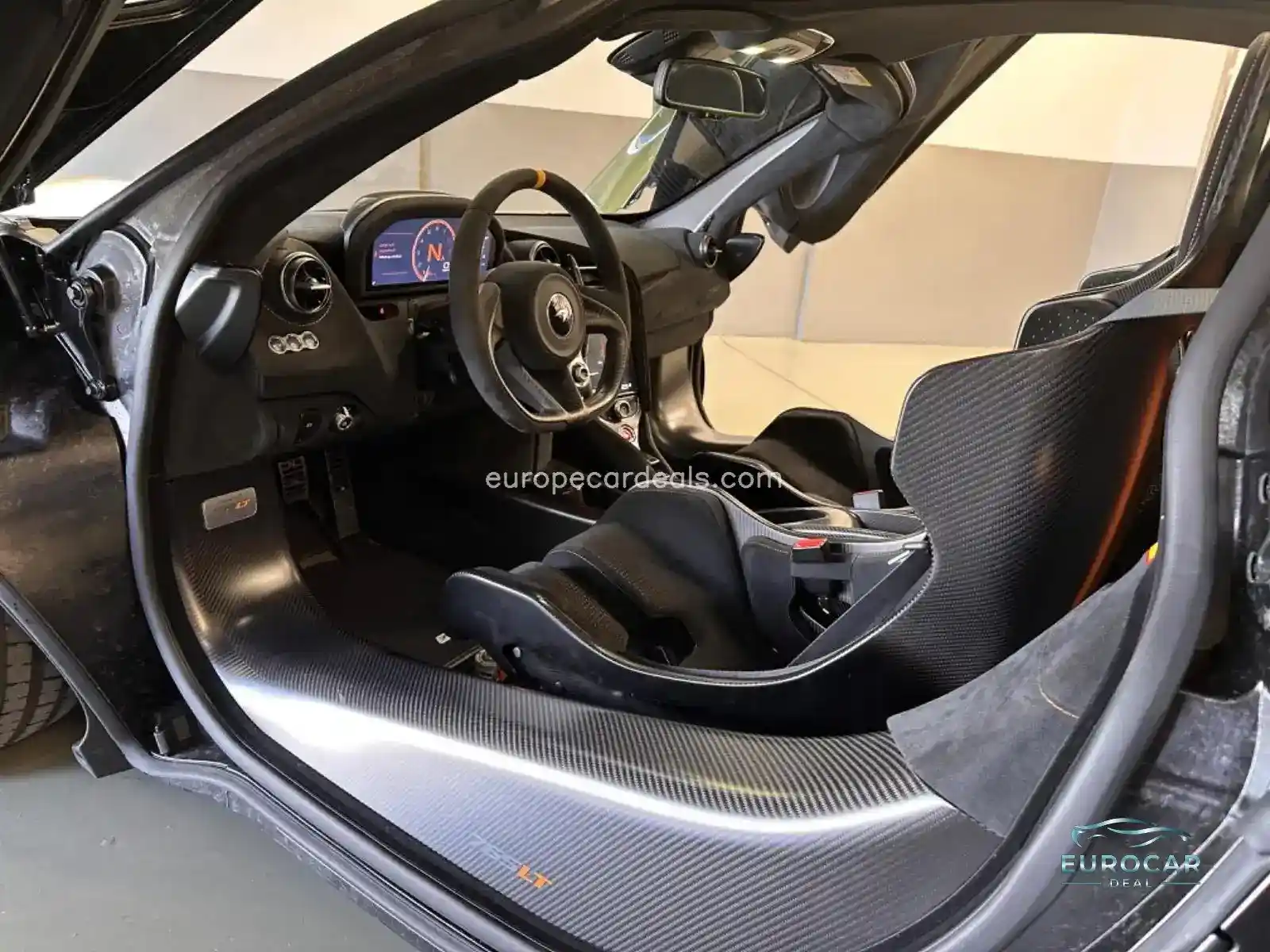 McLaren 765LT