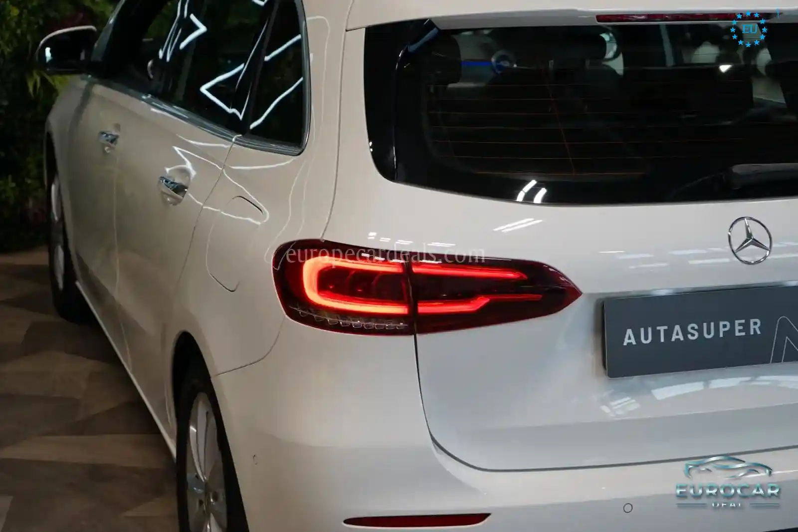 Mercedes-Benz B 220